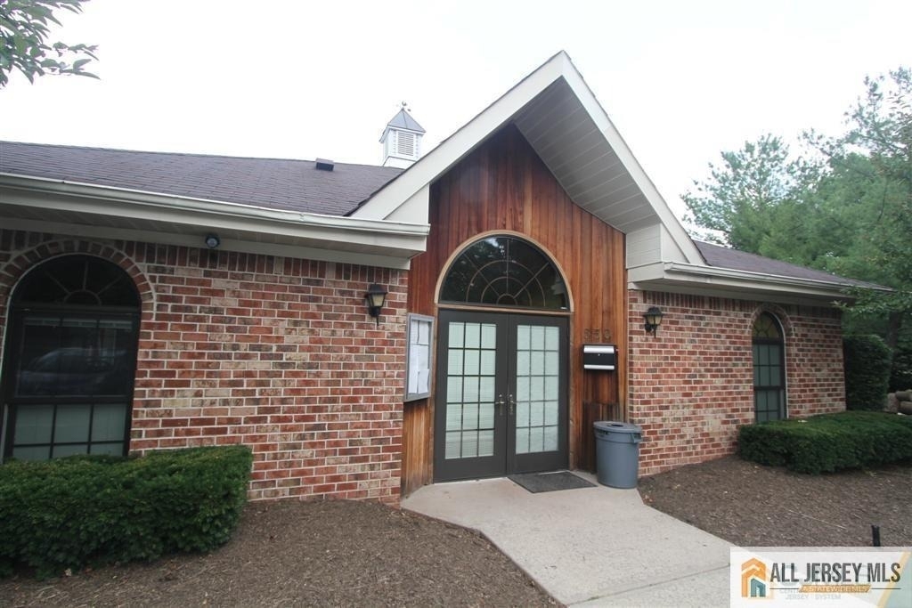388 Lancaster Court - Photo 9