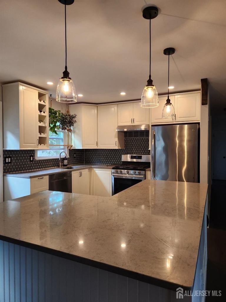1716 Central Avenue - Photo 2