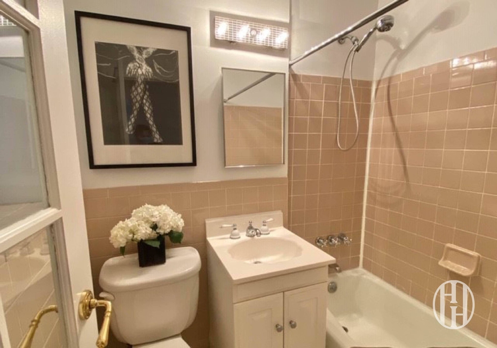 160 E 91st Street - Photo 2
