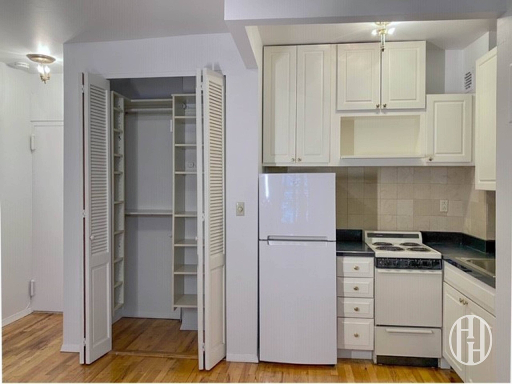 160 E 91st Street - Photo 4