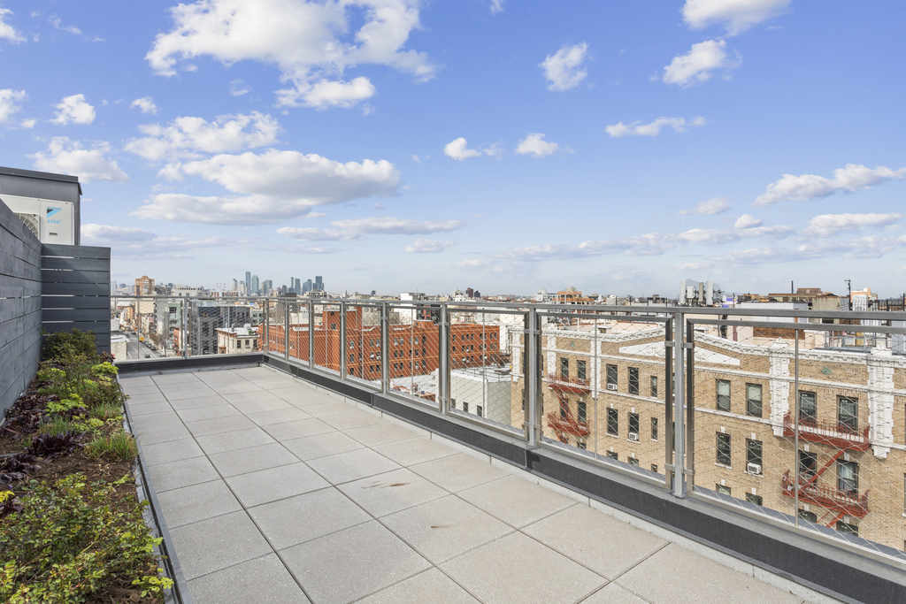 305 Union Avenue - Photo 14