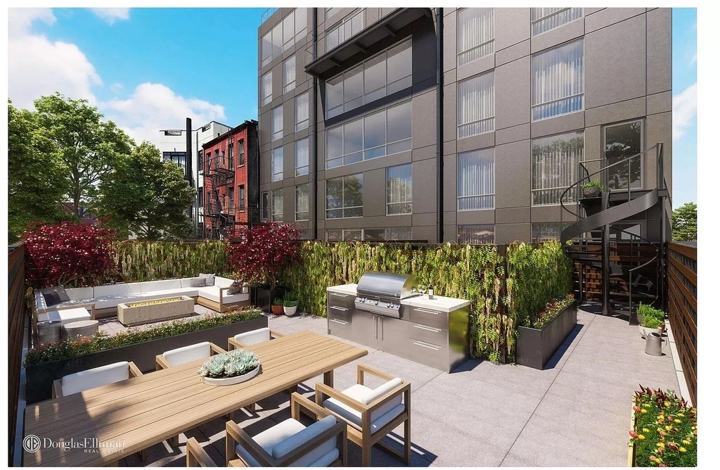 305 Union Avenue - Photo 1