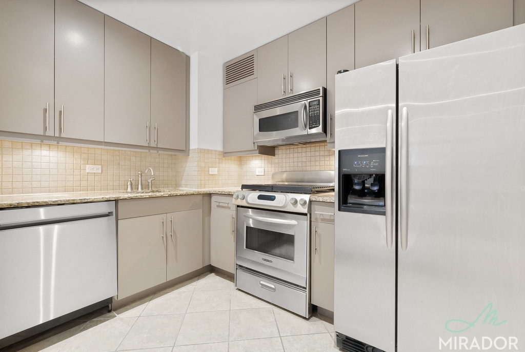 270 Park Avenue S - Photo 6