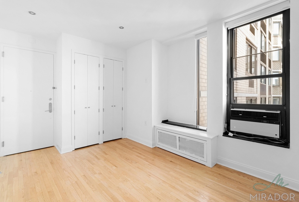 270 Park Avenue S - Photo 7