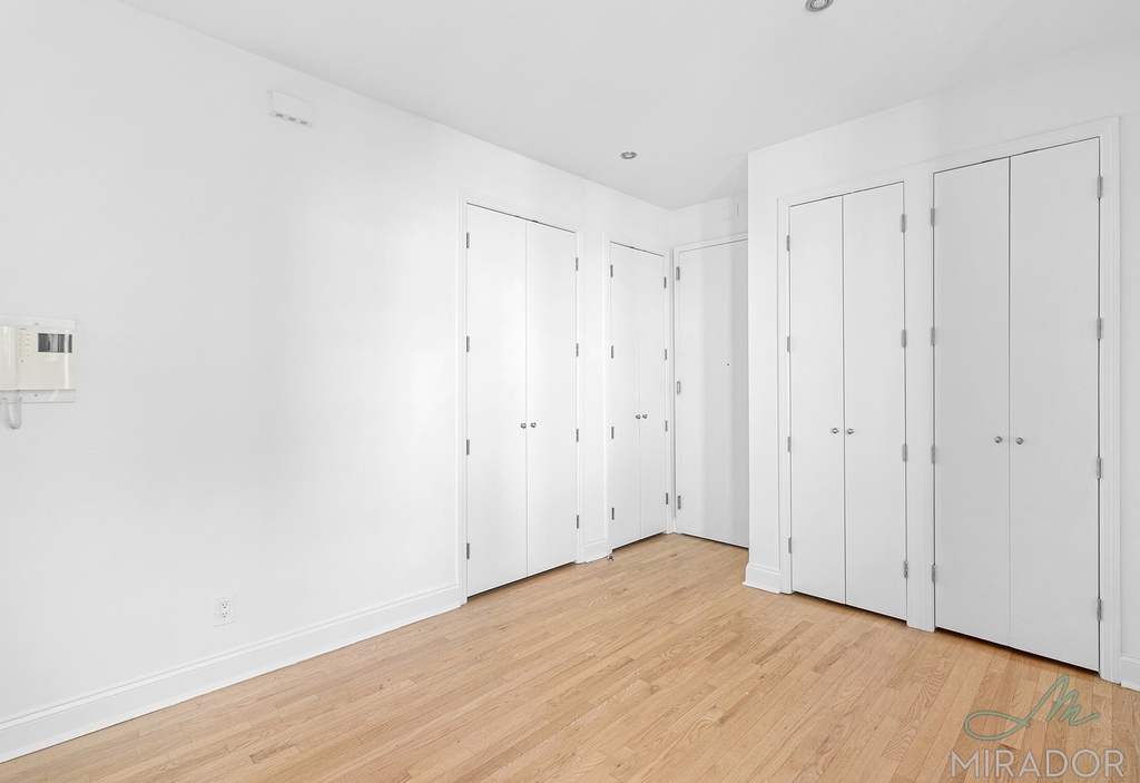 270 Park Avenue S - Photo 8