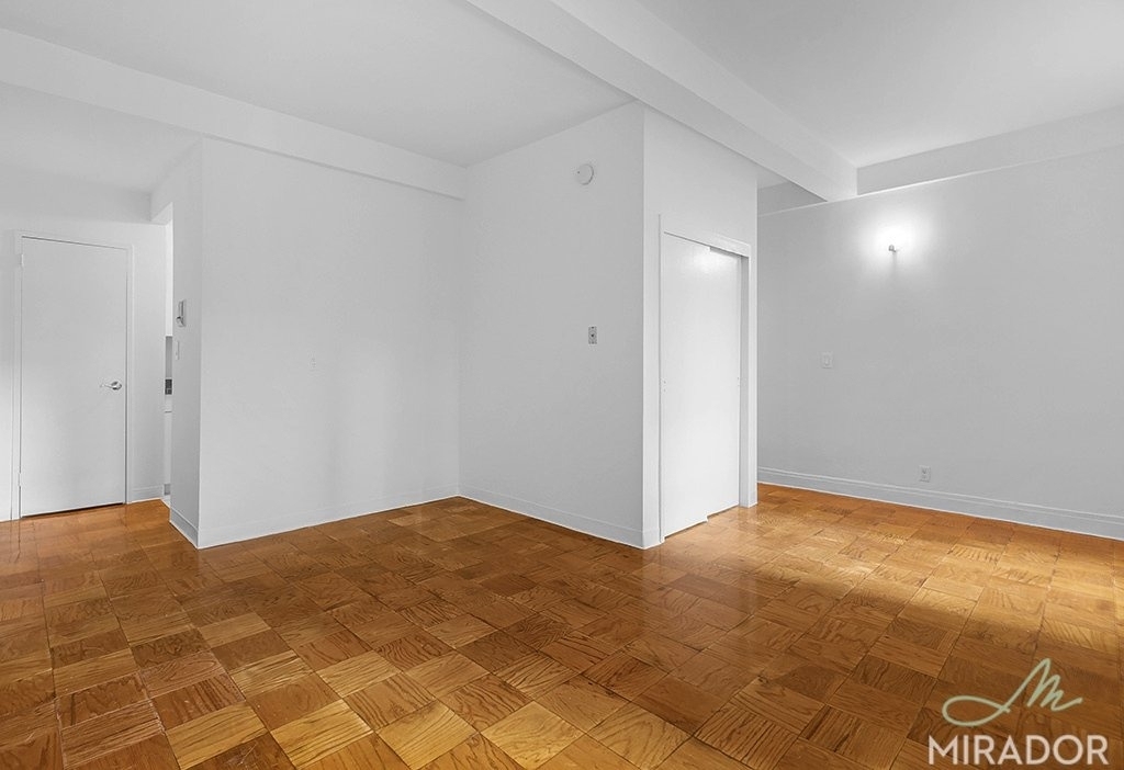 132 E 45th Street - Photo 2