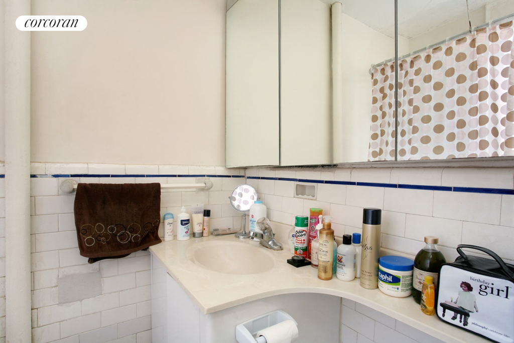 49 Willow Street - Photo 3