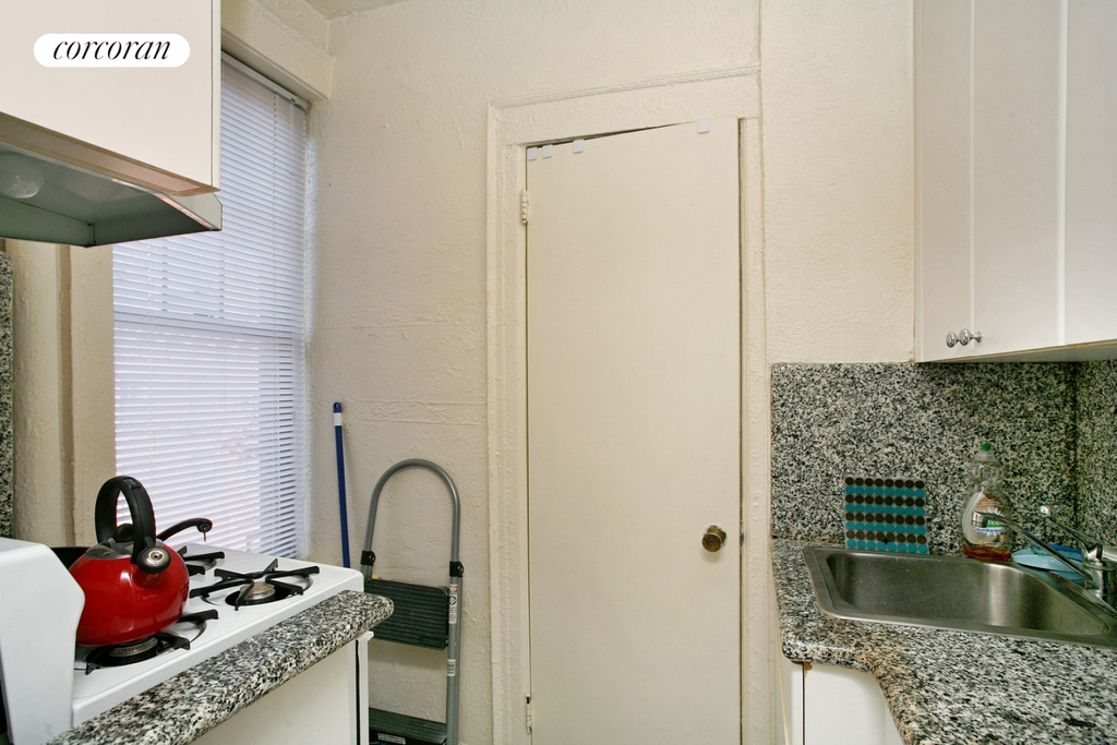 49 Willow Street - Photo 2