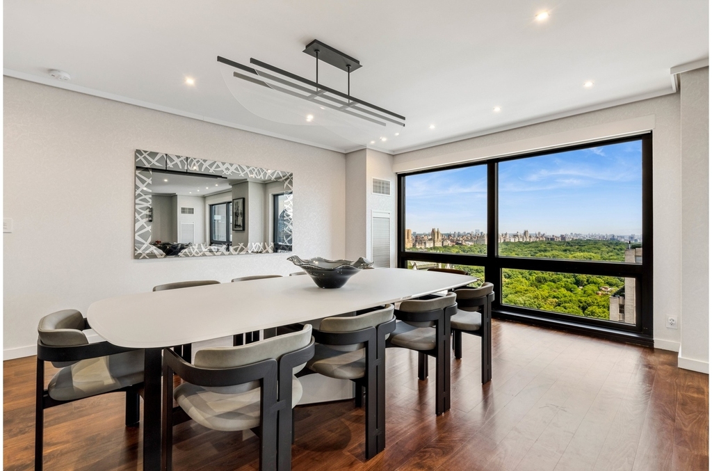 721 5th Avenue - Photo 3