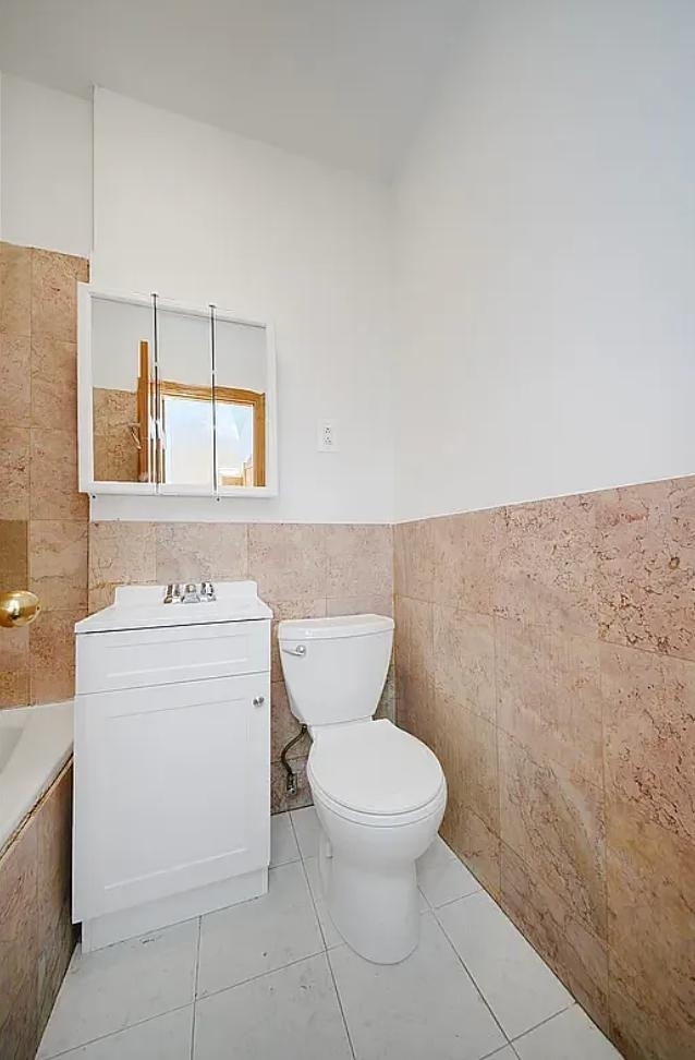 331 W 43rd Street - Photo 6
