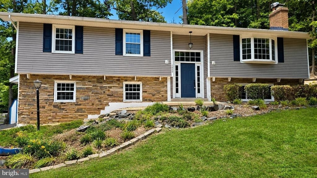 1000 Richmond Drive - Photo 1