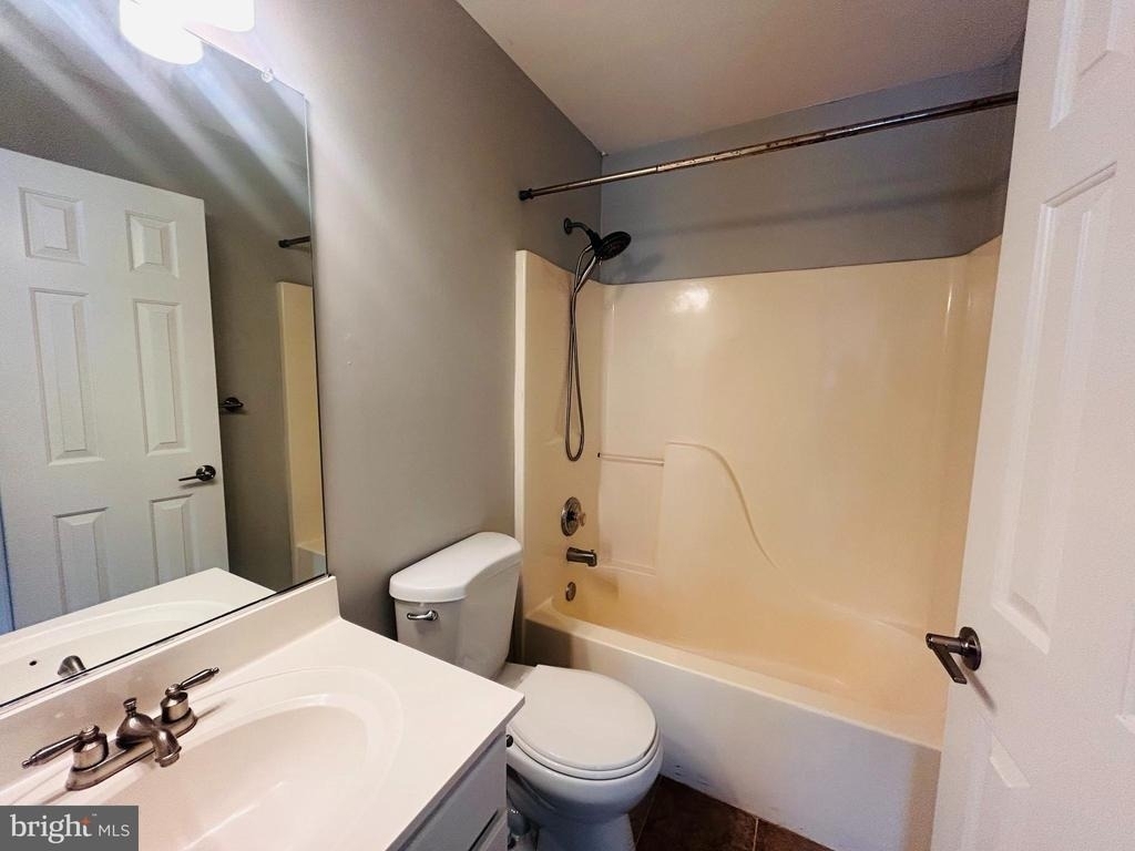 400 Munsons Hill Court - Photo 17