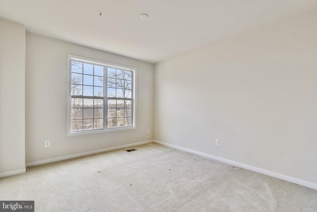 23266 Southdown Manor Terrace - Photo 23