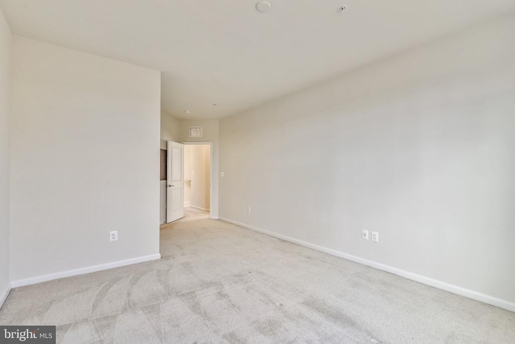 23266 Southdown Manor Terrace - Photo 22