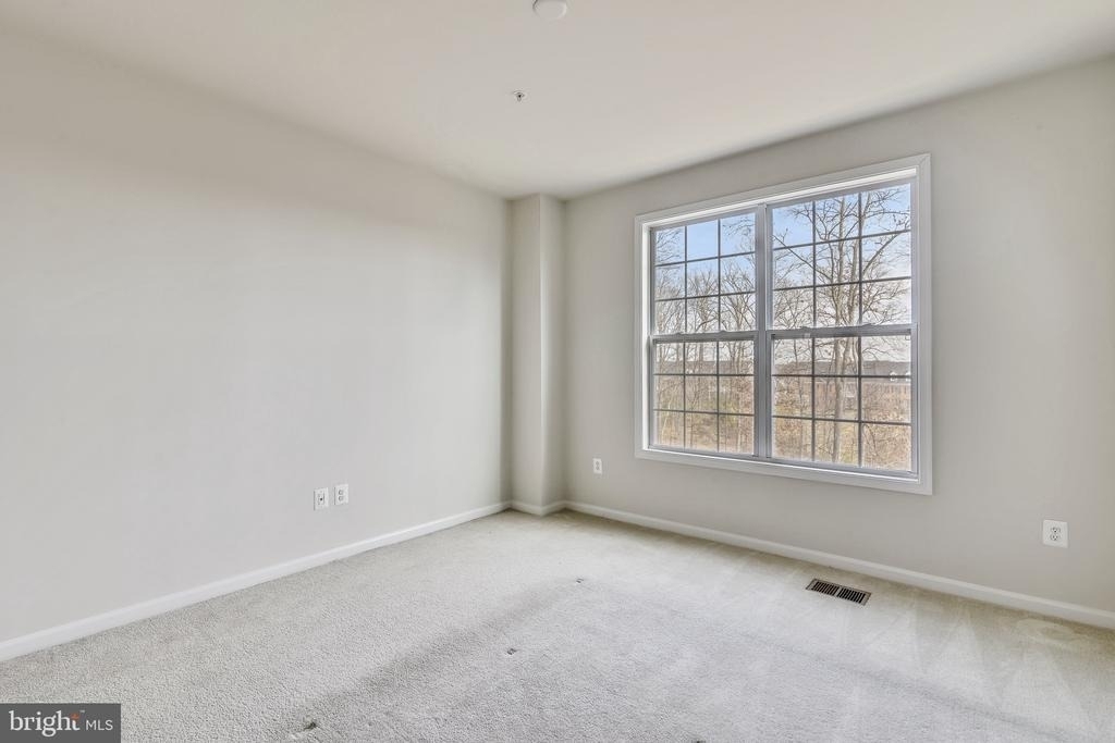 23266 Southdown Manor Terrace - Photo 21