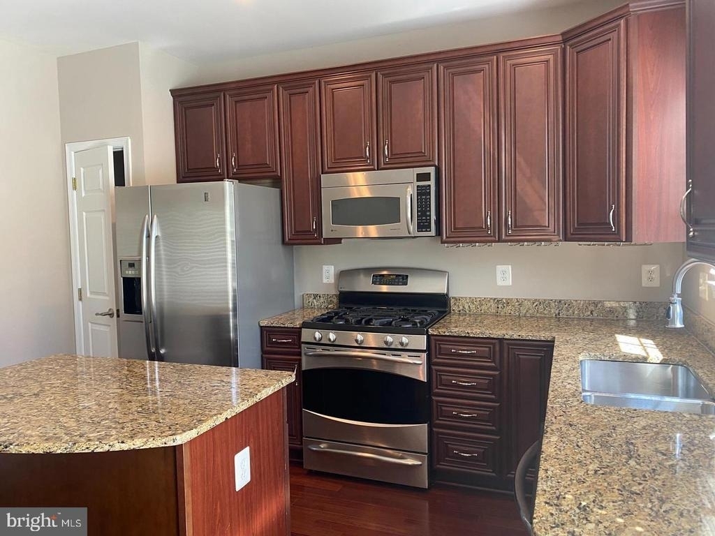 25039 Justice Drive - Photo 10