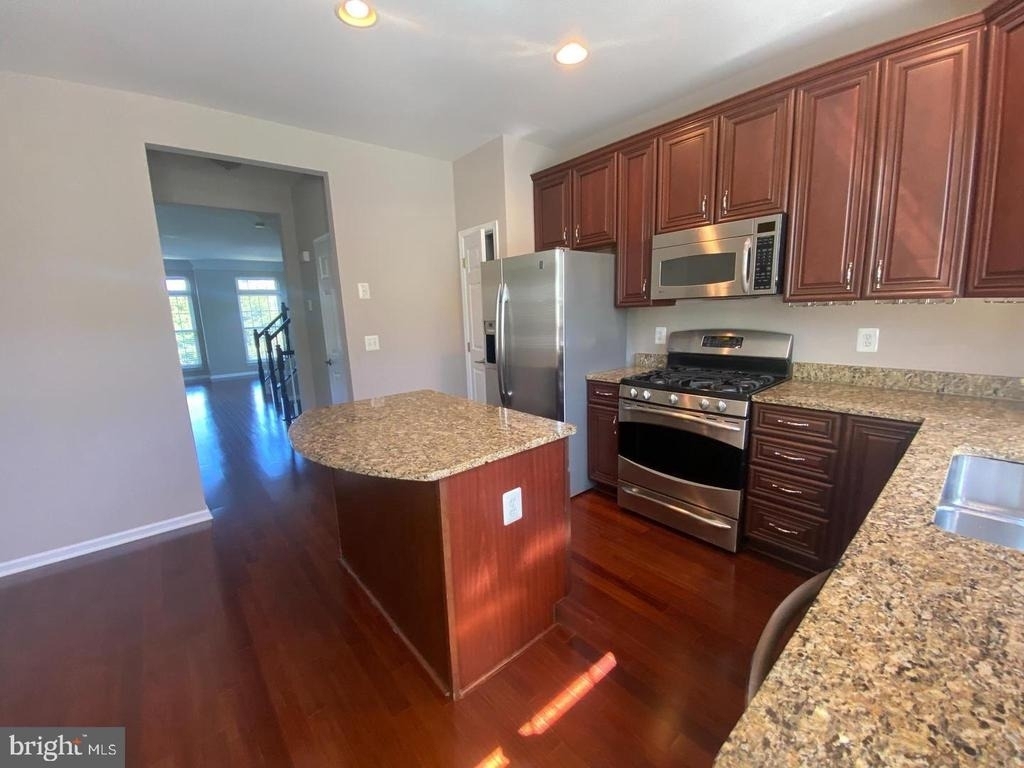25039 Justice Drive - Photo 9