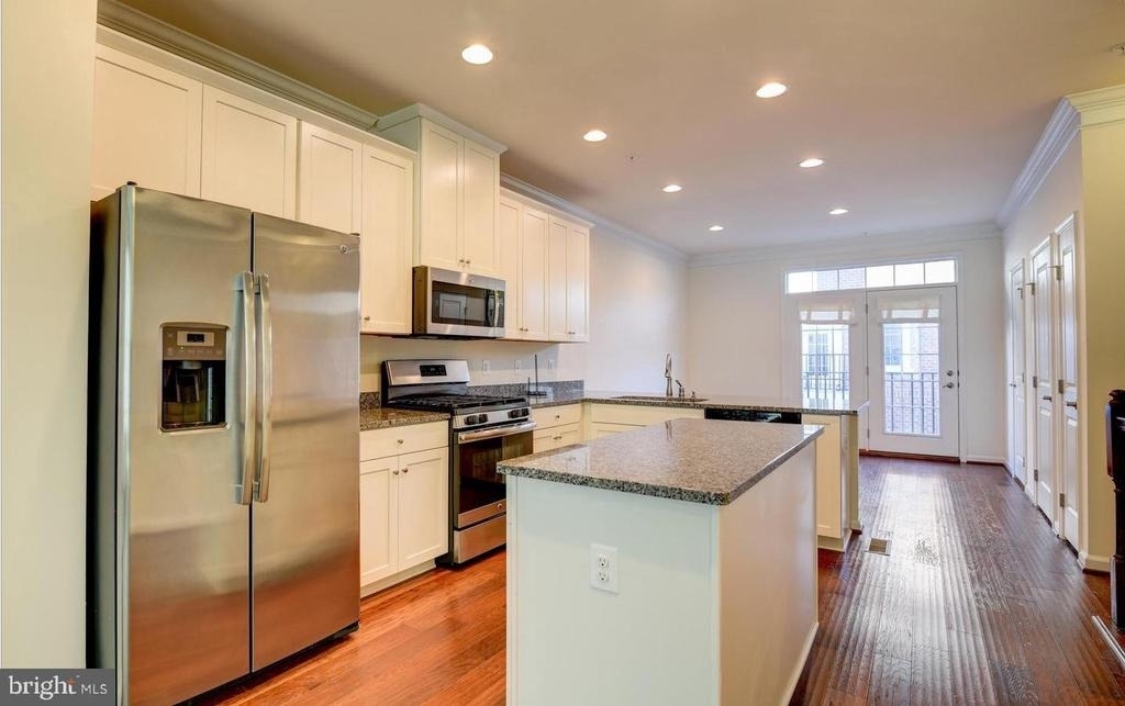 280 High Rail Terrace Se - Photo 2