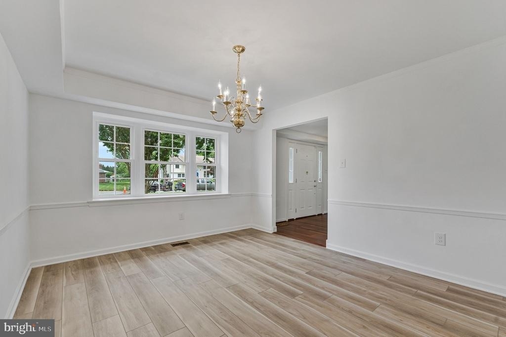 12805 Melvue Court - Photo 5