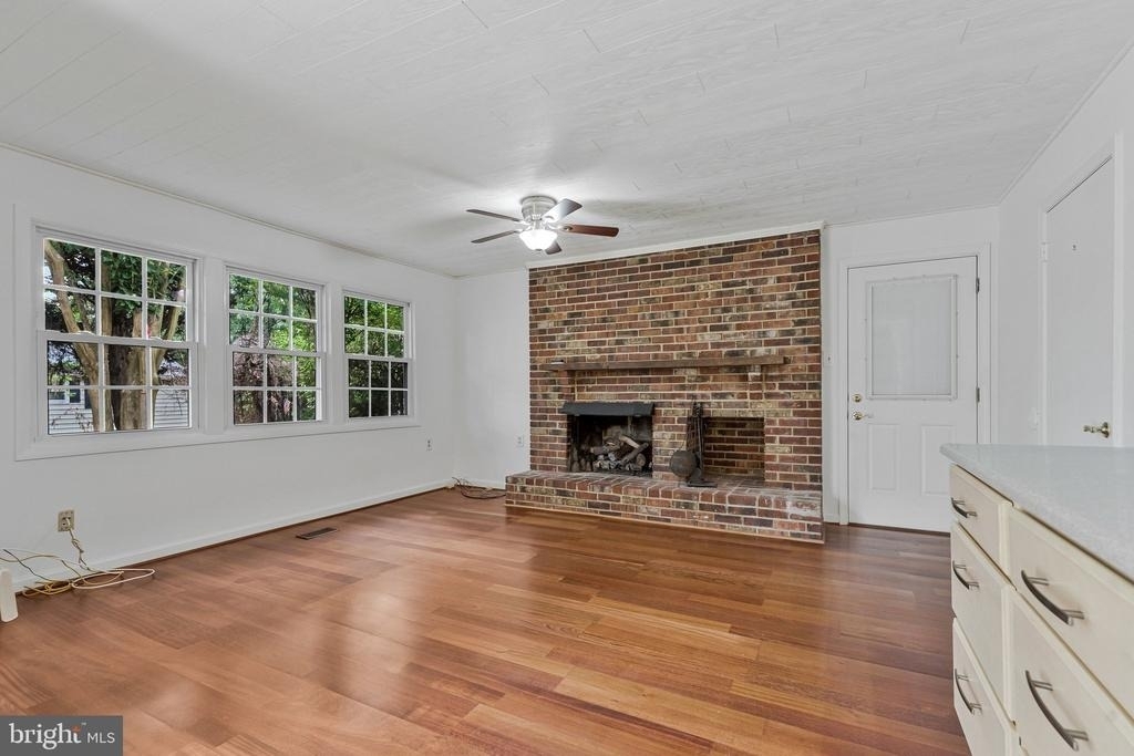 12805 Melvue Court - Photo 10