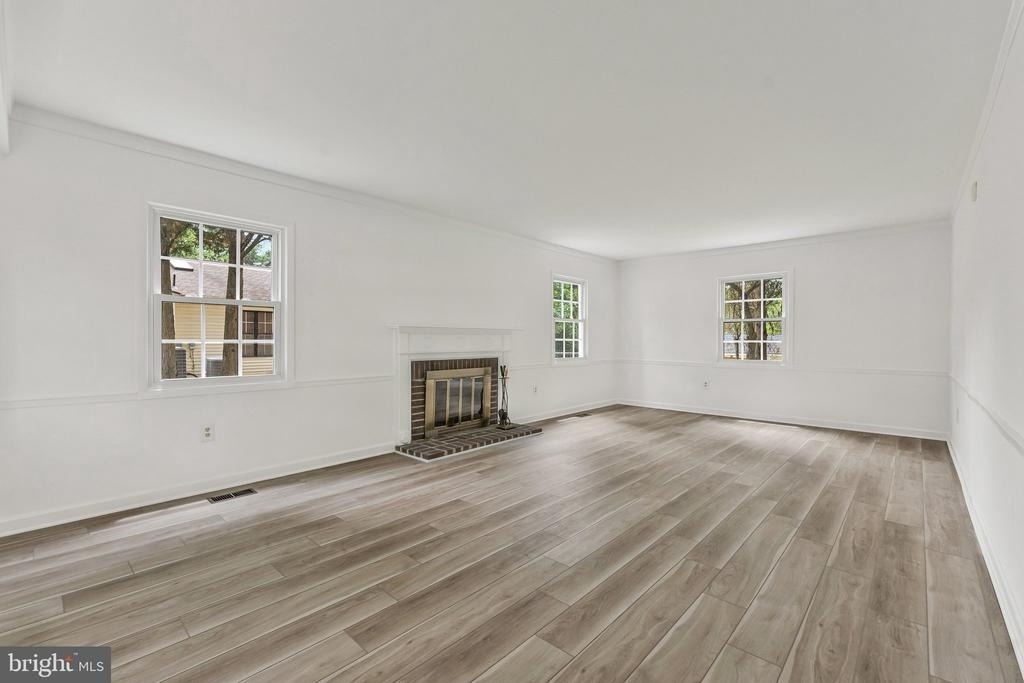 12805 Melvue Court - Photo 4
