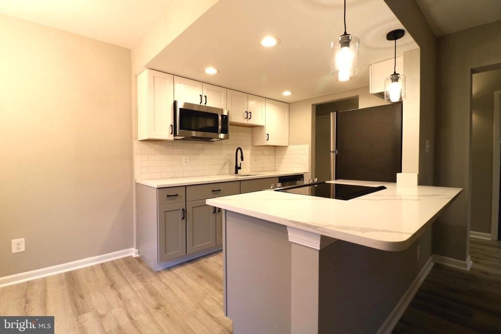 2249 Castle Rock Square - Photo 3