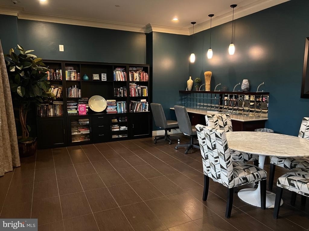 2451 Midtown Avenue - Photo 41