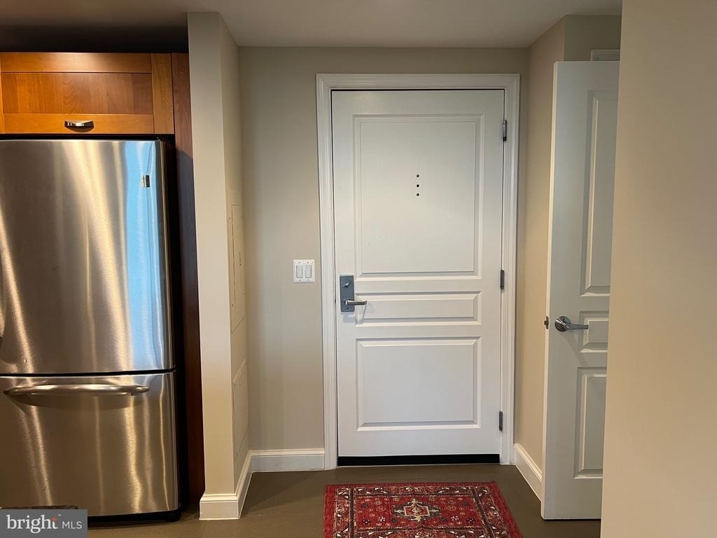2451 Midtown Avenue - Photo 7