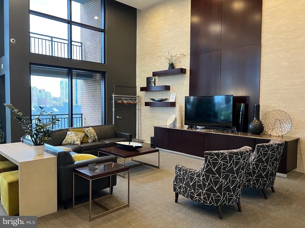2451 Midtown Avenue - Photo 37