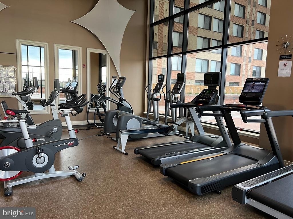 2451 Midtown Avenue - Photo 38
