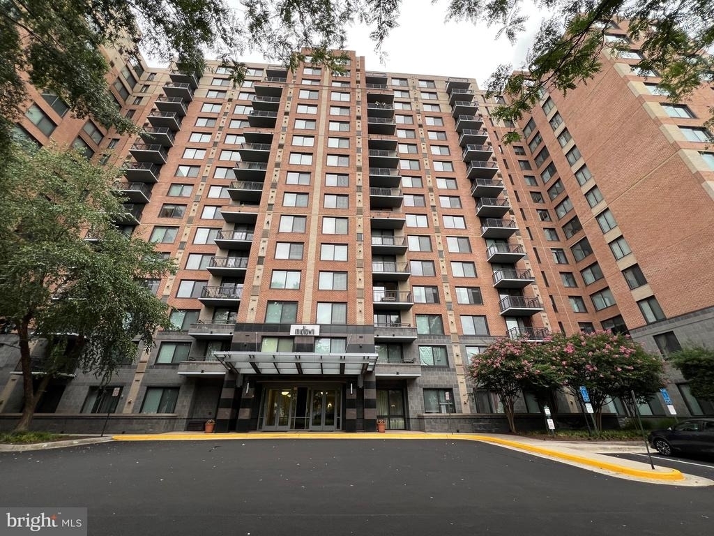 2451 Midtown Avenue - Photo 0