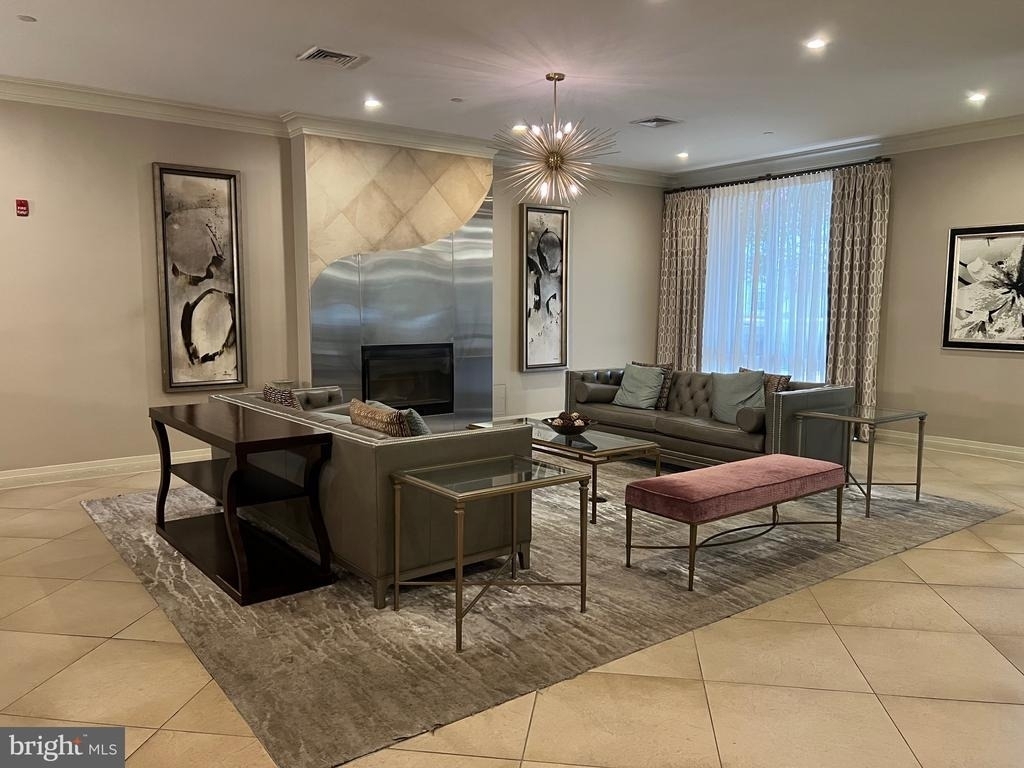 2451 Midtown Avenue - Photo 4