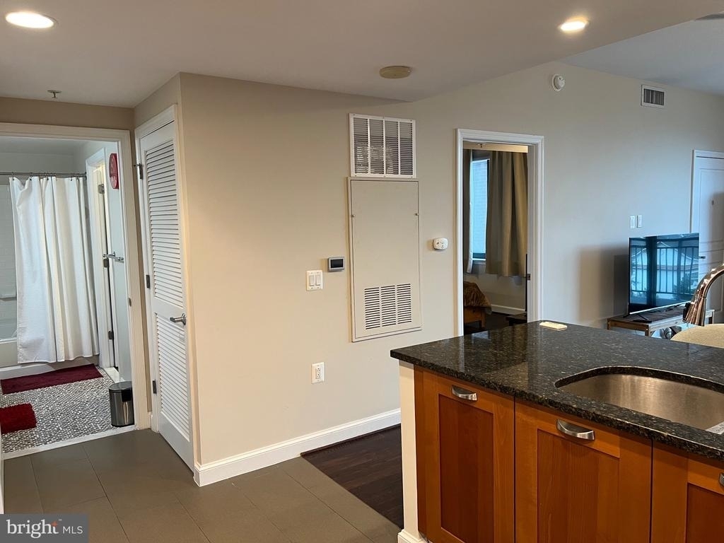 2451 Midtown Avenue - Photo 12