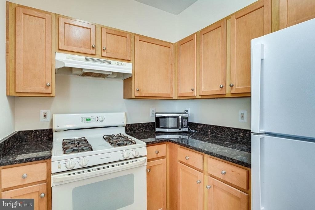 5115 Travis Edward Way - Photo 2