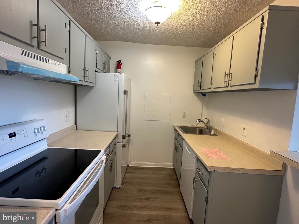 2311 Pimmit Drive - Photo 1