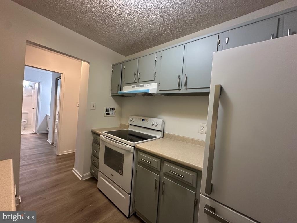 2311 Pimmit Drive - Photo 3