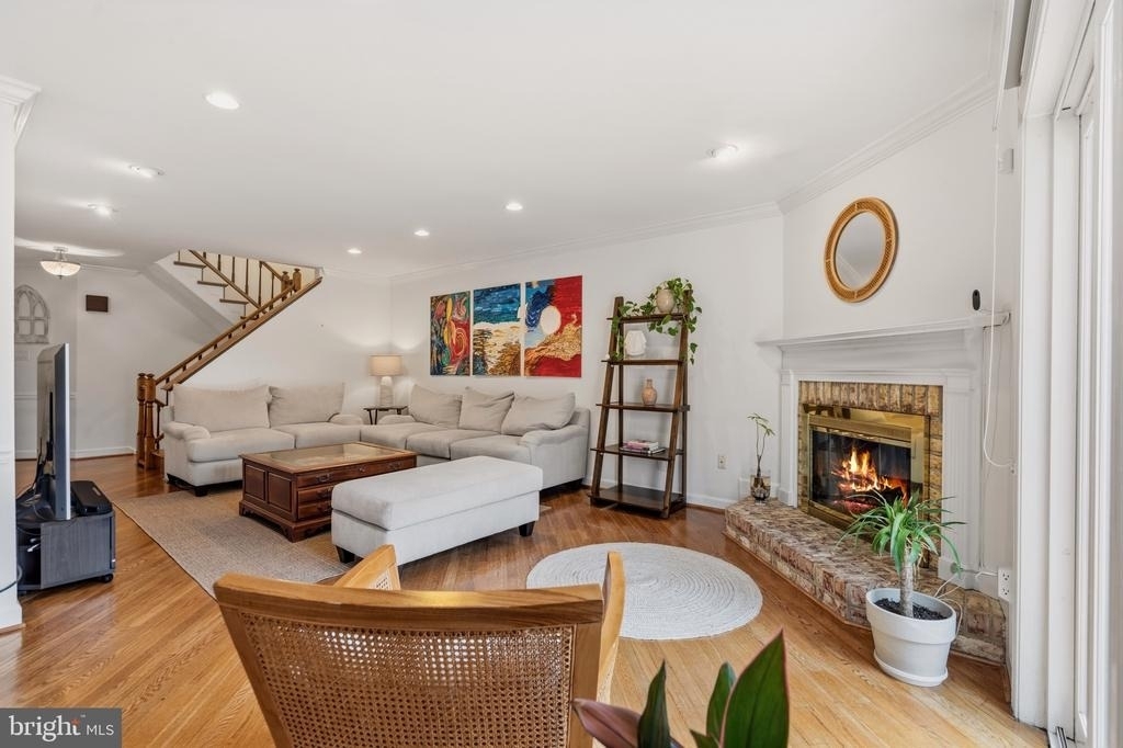6313 Manchester Way - Photo 9
