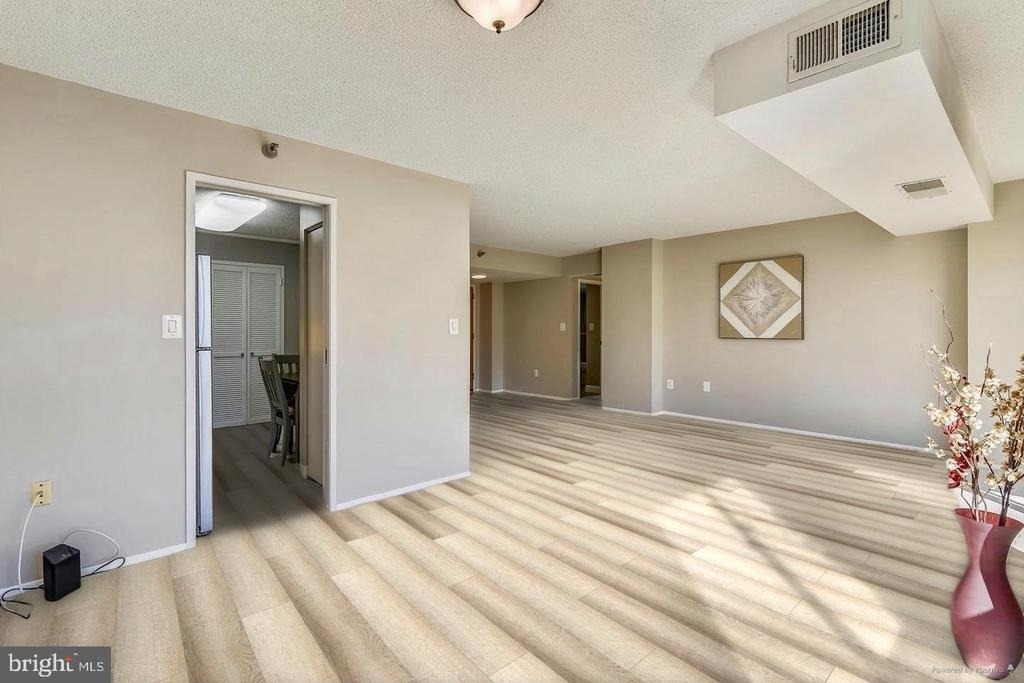 1808 Old Meadow Road - Photo 7
