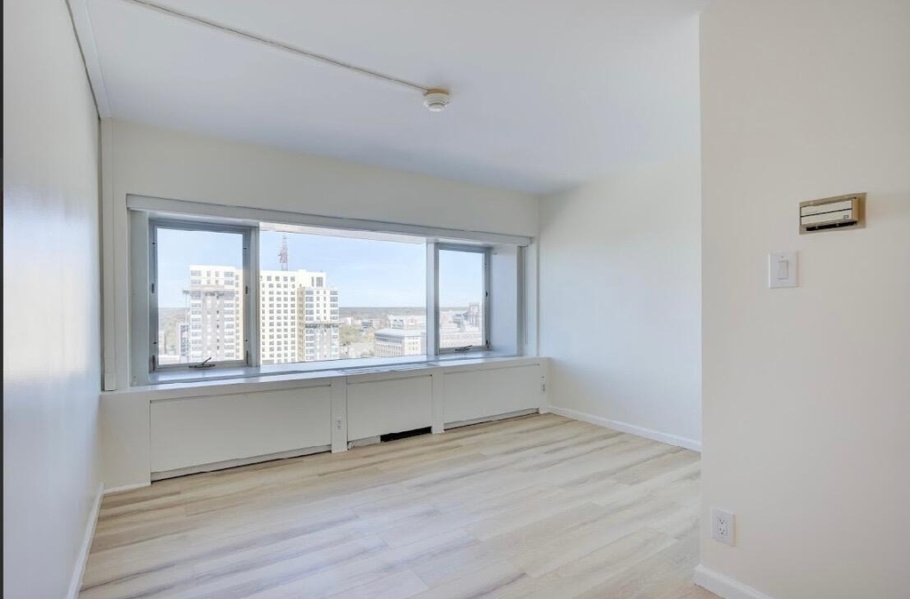 555 E William Street - Photo 2