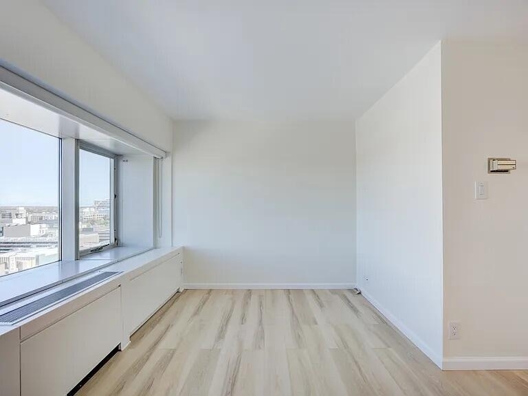 555 E William Street - Photo 4
