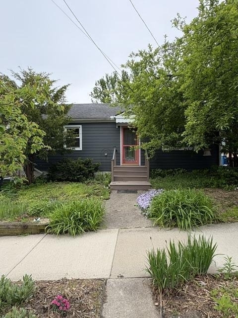 213 W Summit Street - Photo 0