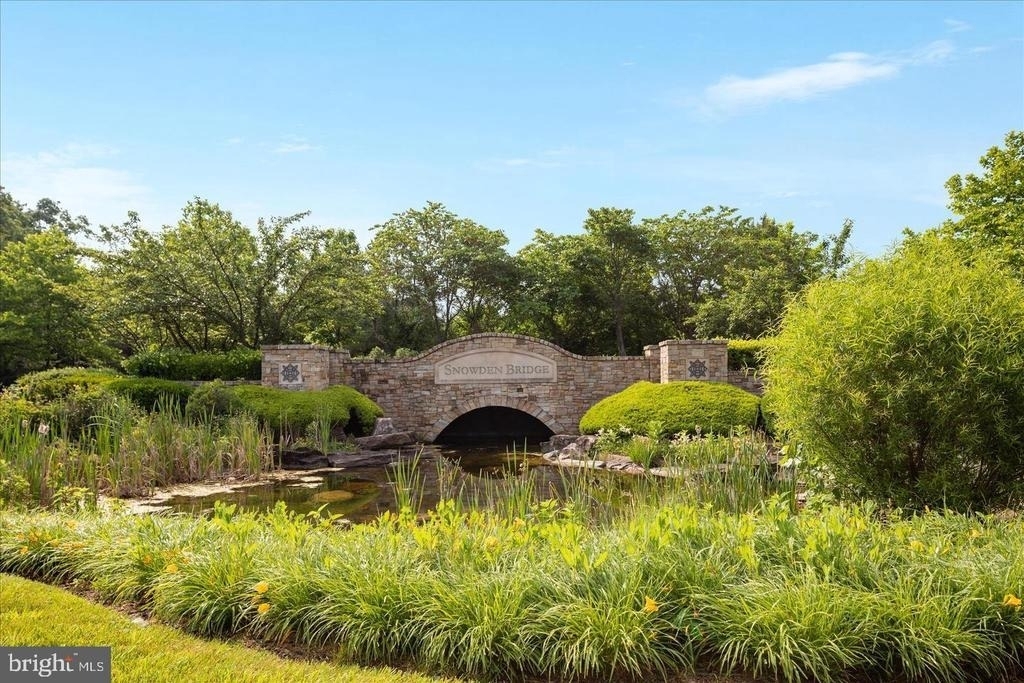 109 Splendor Garden Way - Photo 35