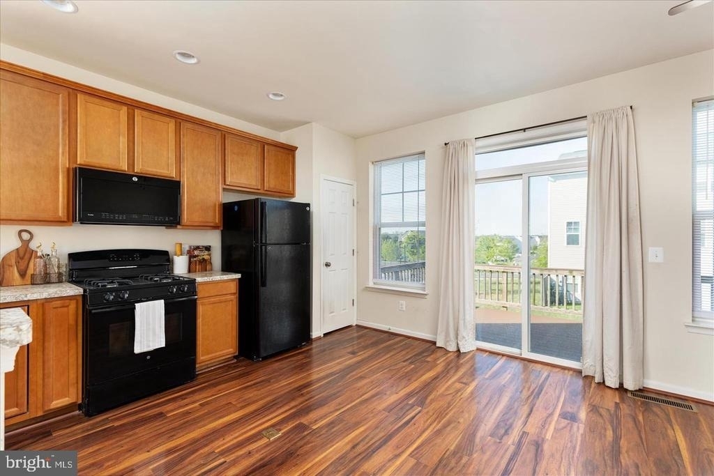 109 Splendor Garden Way - Photo 13