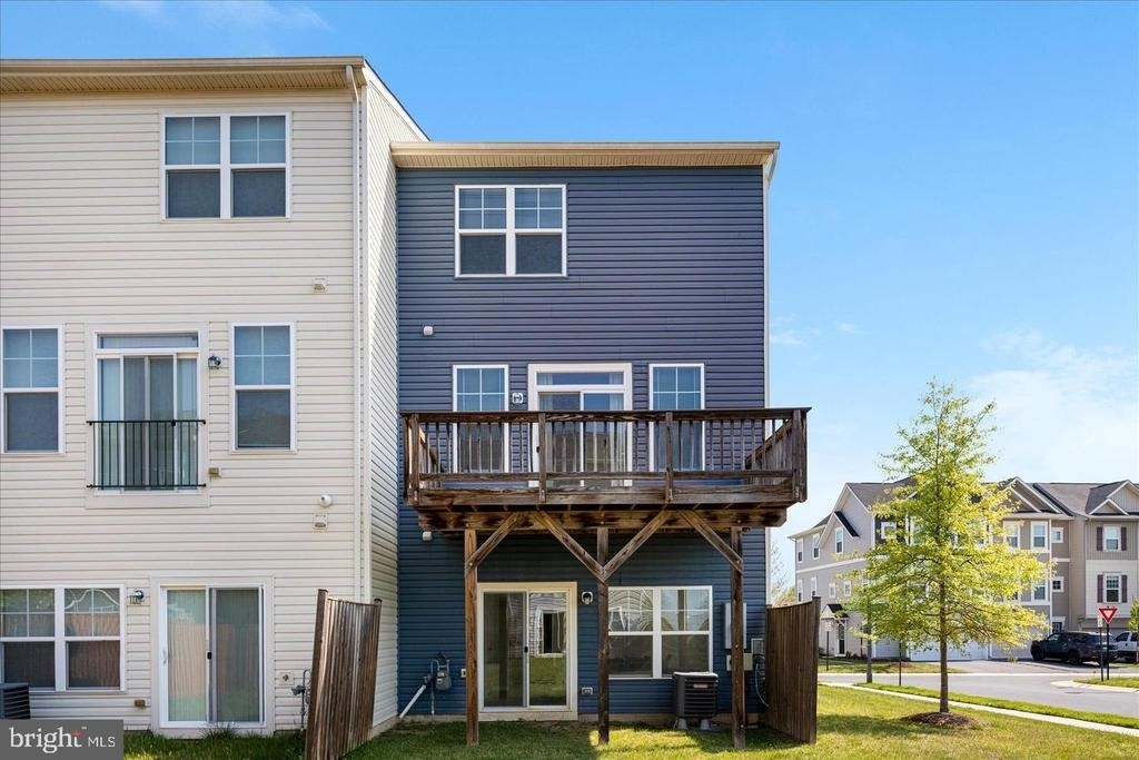 109 Splendor Garden Way - Photo 2