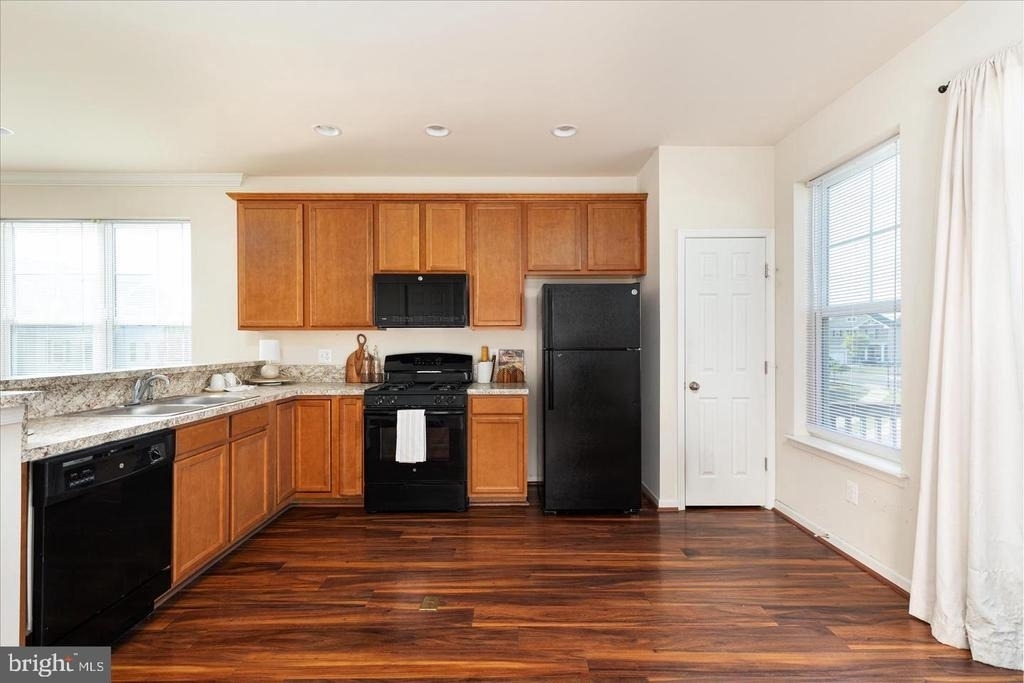 109 Splendor Garden Way - Photo 11