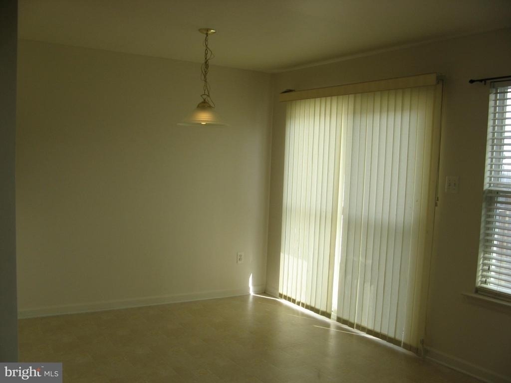 108 Monticello Square - Photo 8