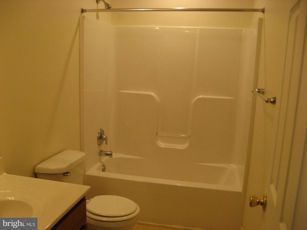 108 Monticello Square - Photo 17
