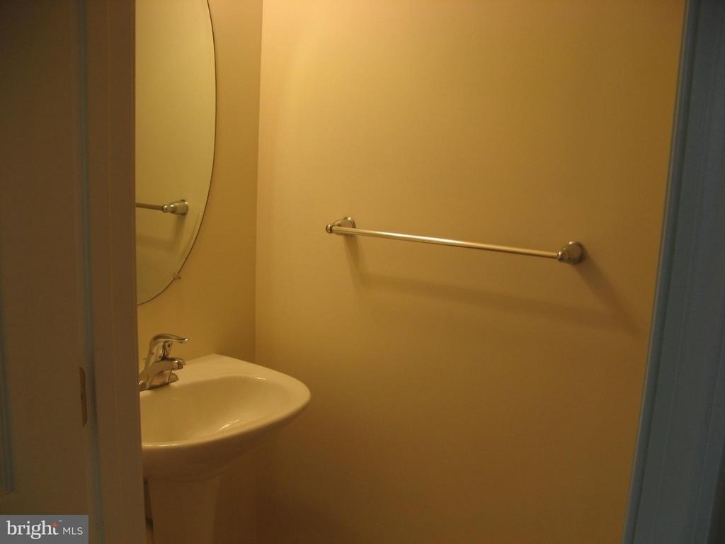 108 Monticello Square - Photo 11
