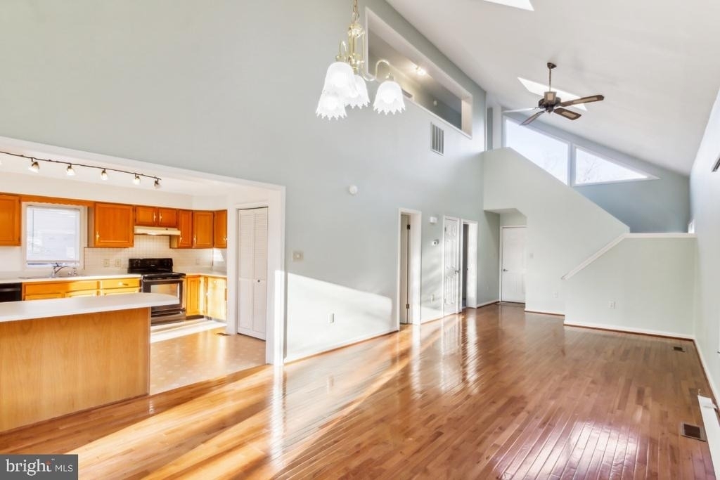 1232 Lakeview Drive - Photo 4