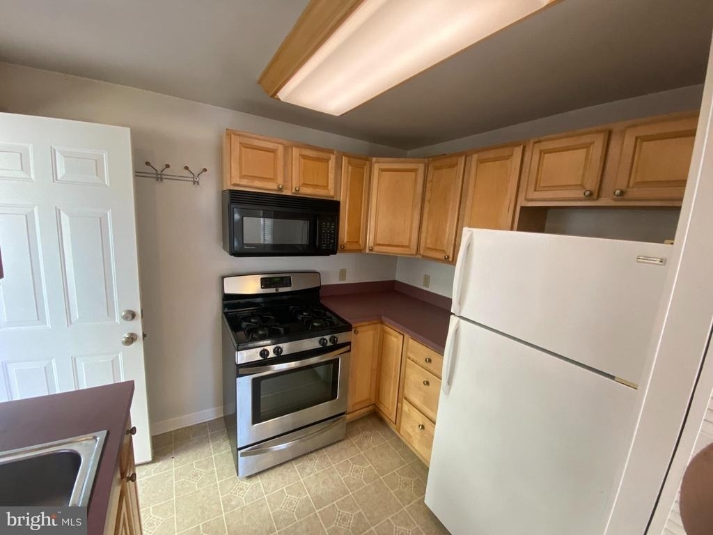 1115 Winchester Street - Photo 7